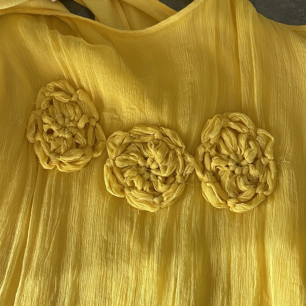LIKE NEW Studio M Sleeveless Top - Picture 6 of 11